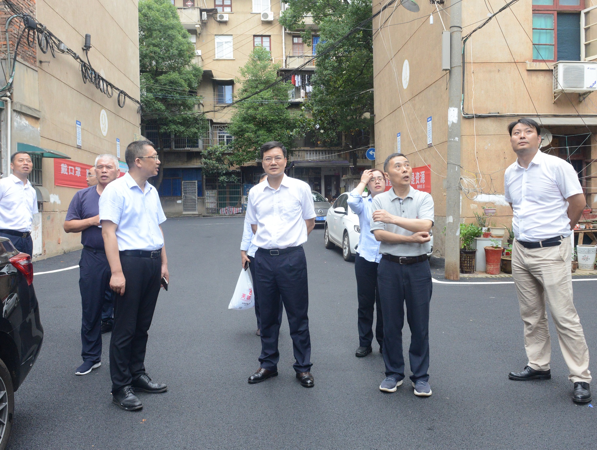 20200624597711.jpg 杨宏伟检查东院公房改造工程DSC_6540_副本.jpg