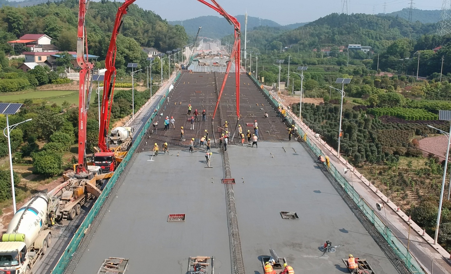 20201030309656.jpg ¶´Öê·¸ÄÀ©½¨ÏîÄ¿ÇÅÃæÊ©¹¤3_¸±±¾.jpg