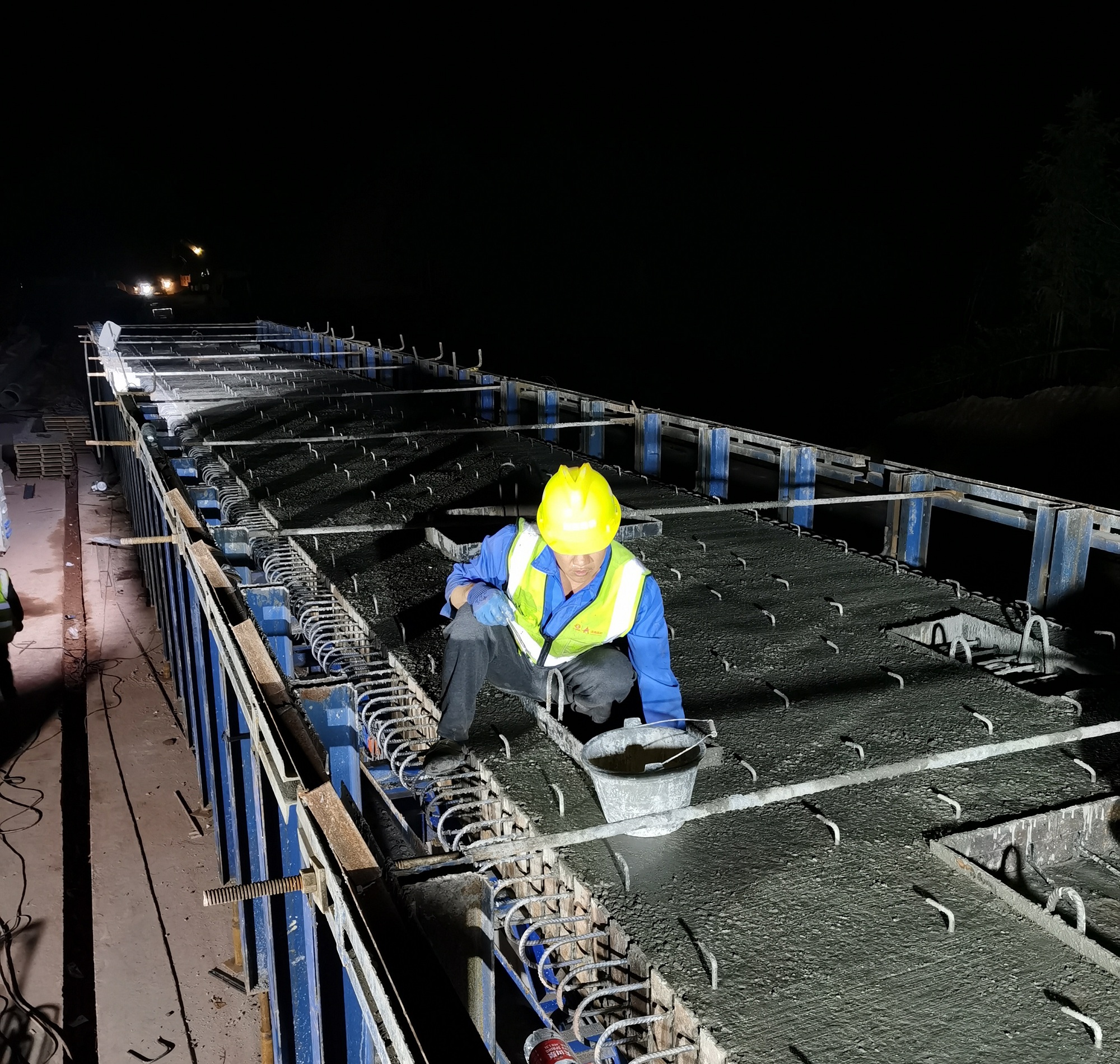 20210406975917.jpg 3靖黎一标首片箱梁_副本.jpg