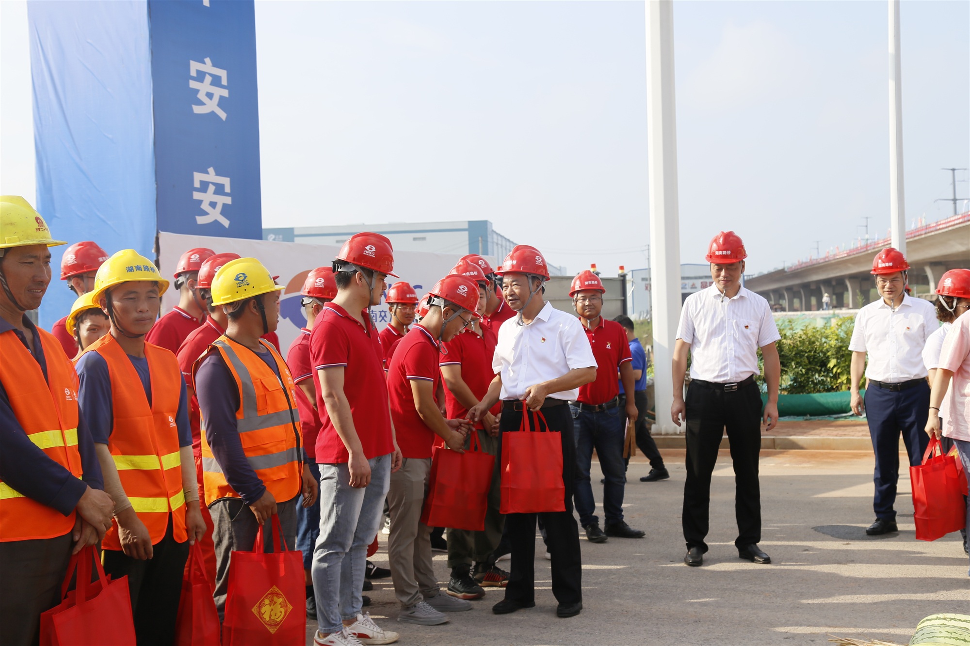 20210810147426.jpg 慰问办实事_MG_7037_副本.jpg