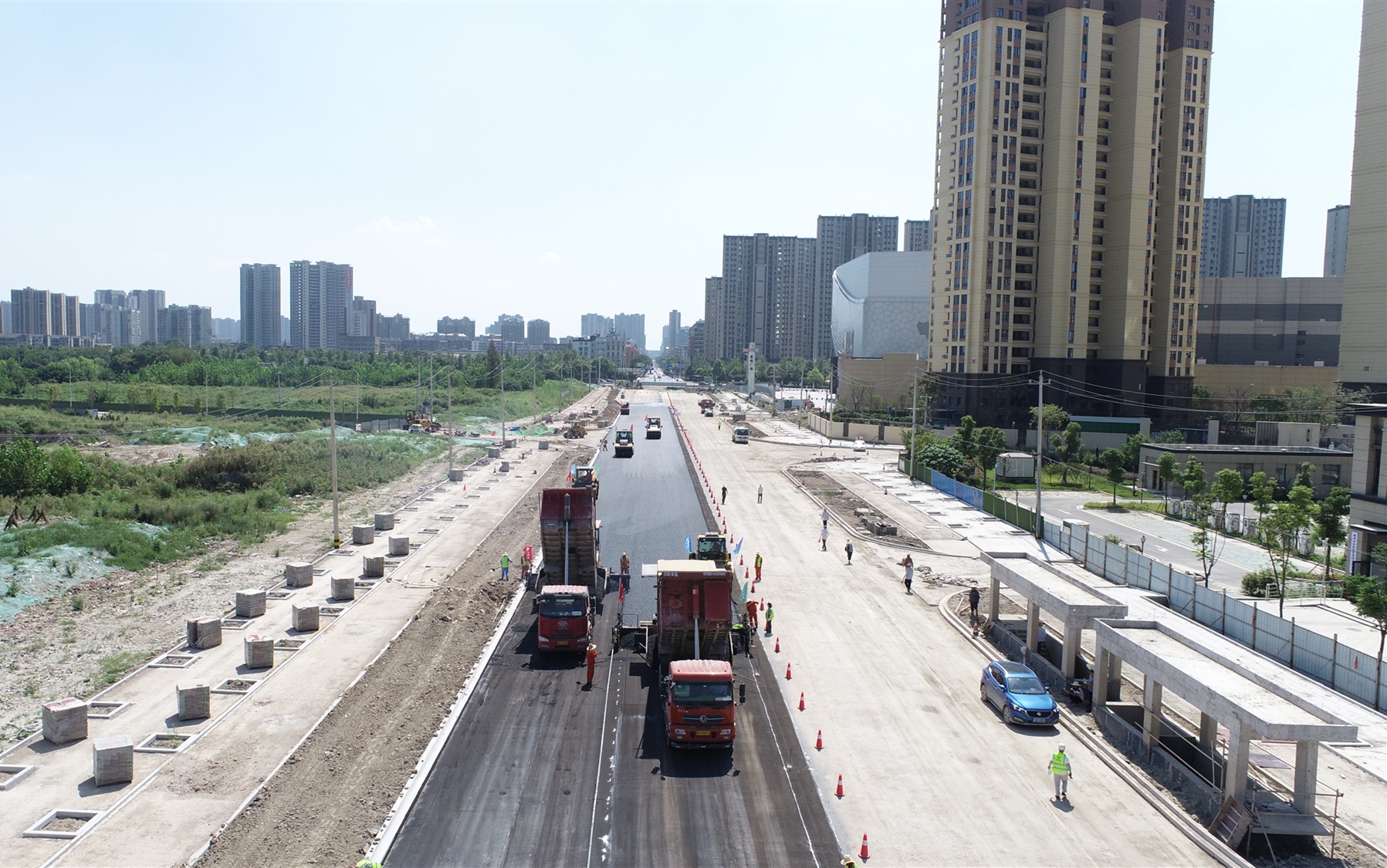 20211012128312.jpg 1荆州红门路路面施工开始_副本.jpg