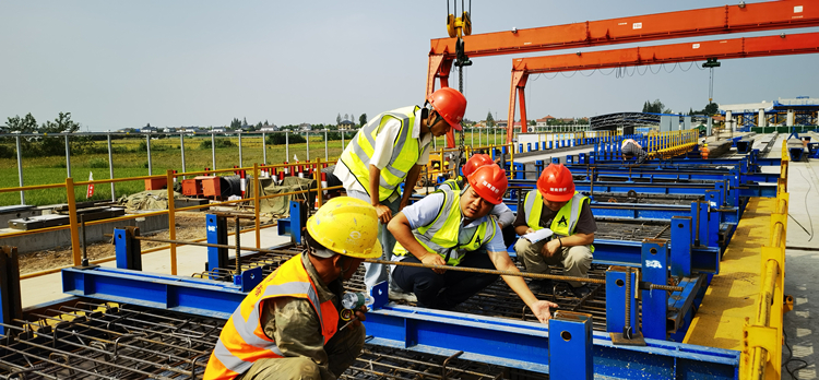 20230915137310.jpg 观音寺长江大桥项目完成首片预制箱梁浇筑2_副本.jpg