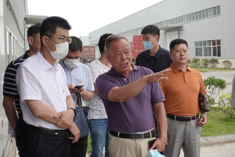 福建省工信厅副厅长陈传芳一行辅导 莅临GA黄金甲新资料科技工业园参观调研